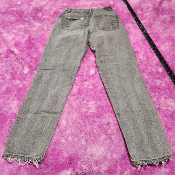 American Eagle Jeans Women's Size 2 High Rise Mom Jean Gray Distressed Raw Hem - Picture 12 of 13